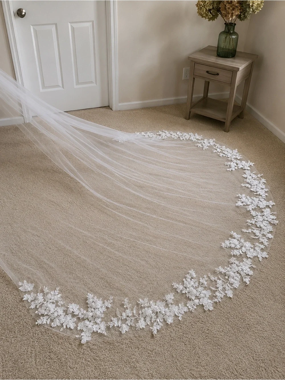 Cathedral-Length off White Bridal Veil with Lace Appliqué Edge